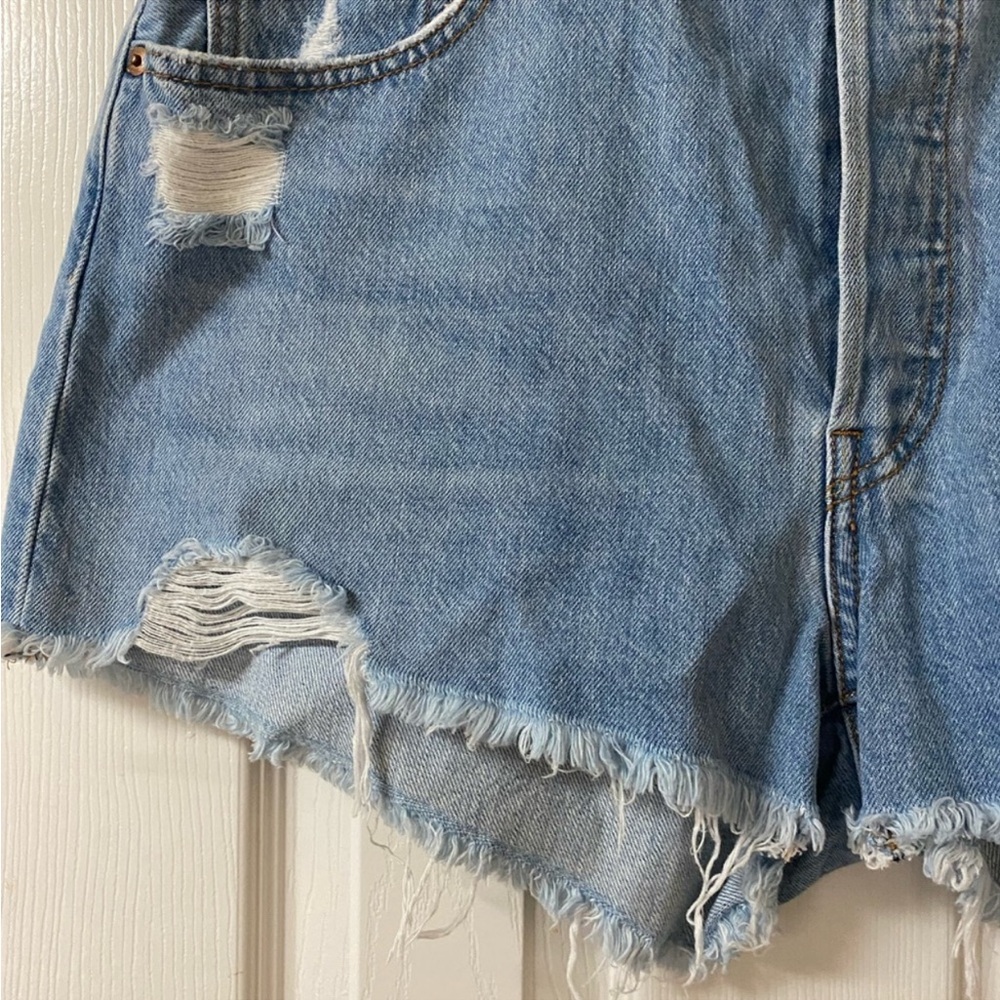 NWT! Levi's Premium 501® High Rise Button Fly Cotton Distressed Shorts Size 33” - Picture 5 of 16